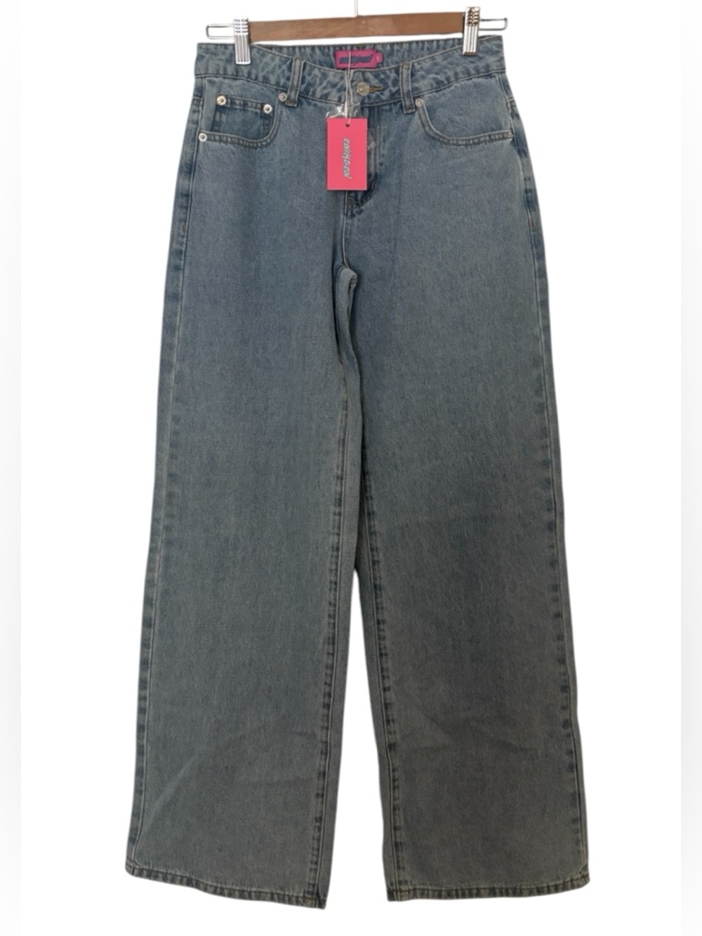 NWT Edikted Raelynn Washed Low Rise Jeans - Picture 3 of 4